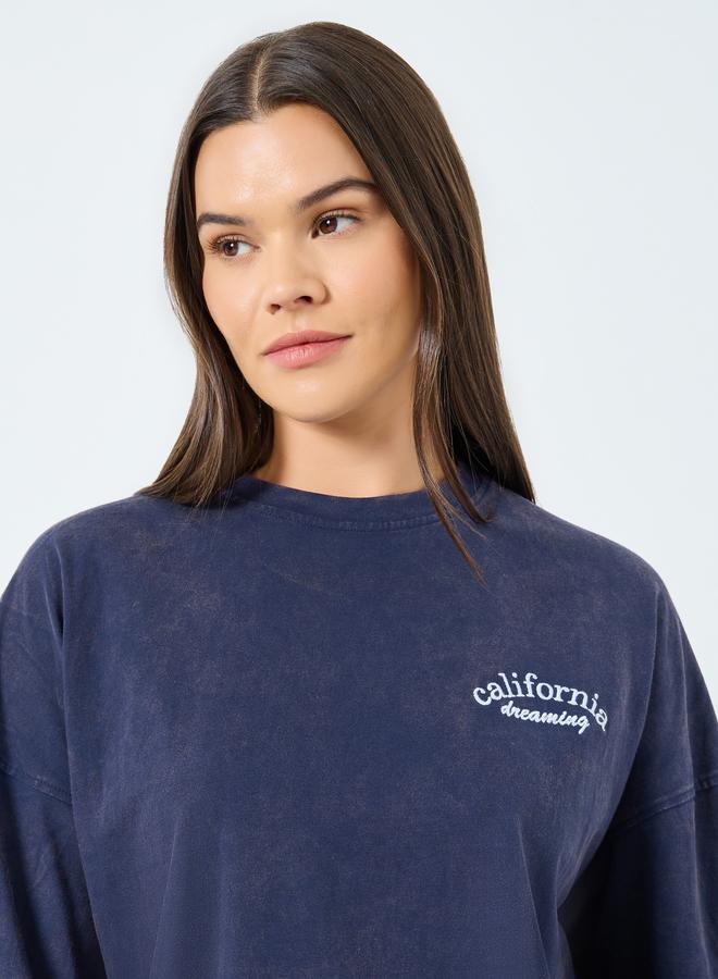 ستايلي تيشيرت فضفاض بتفاصيل مُطرّزة - Image 3