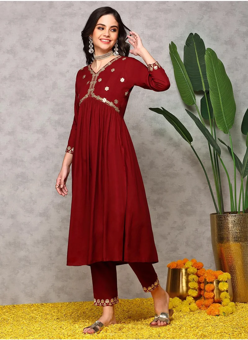 آي شين A-Line Fit Embroidered Pattern Round Neck Three-Quarter Sleeves MAROON Colour Woven Cotton Kurta Set for Women with Semi Elastic Closure - A Timeless Addition to Your Collection