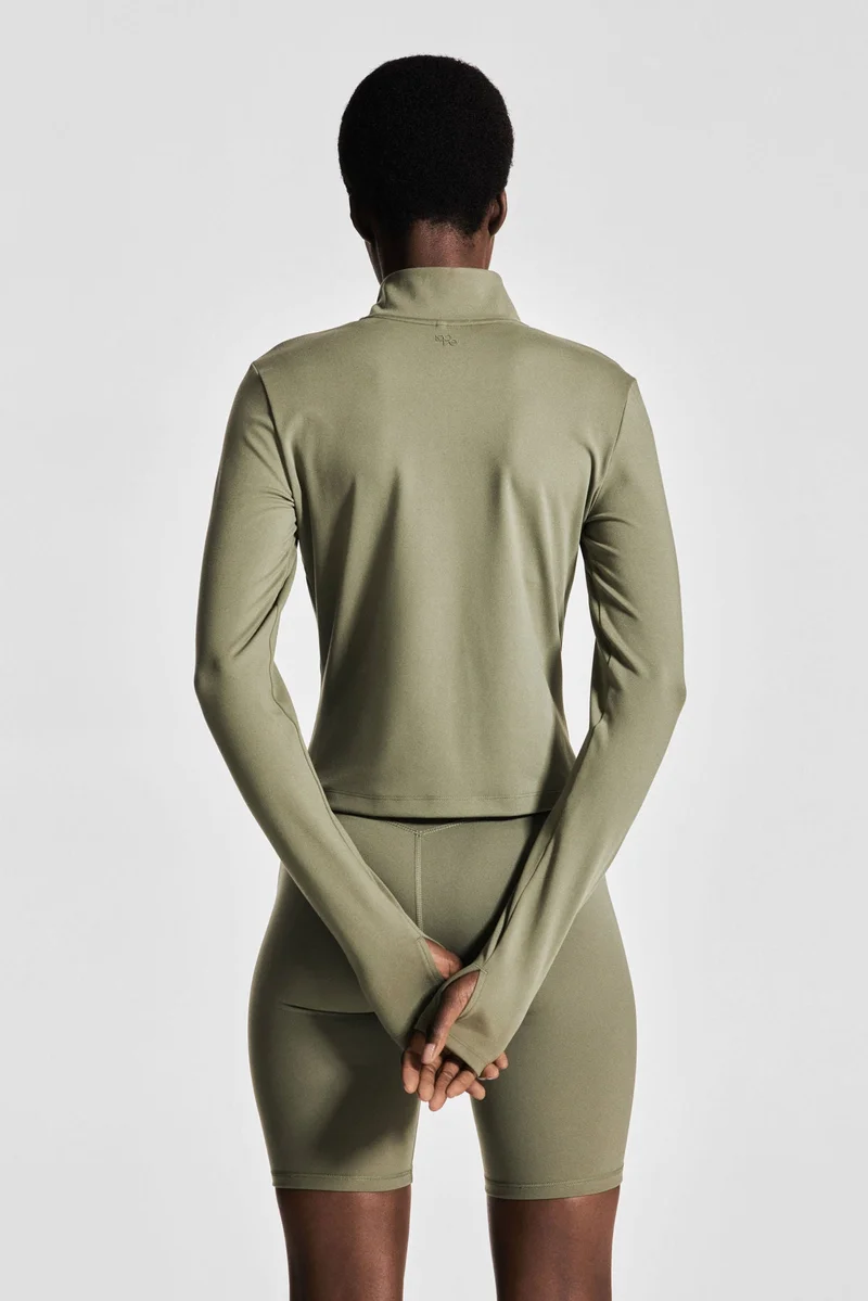 اتش اند ام جاكيت رياضي بسحّاب من نسيج سوفت موف