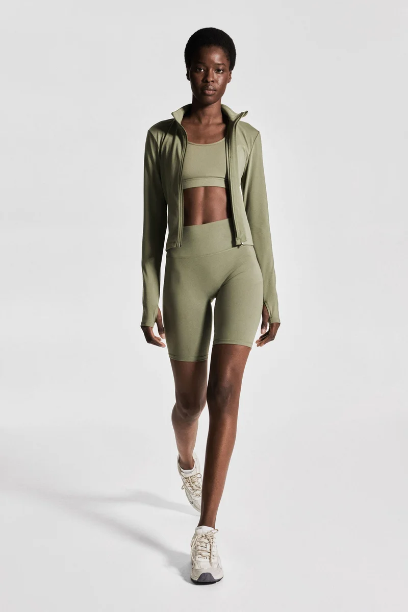 اتش اند ام جاكيت رياضي بسحّاب من نسيج سوفت موف