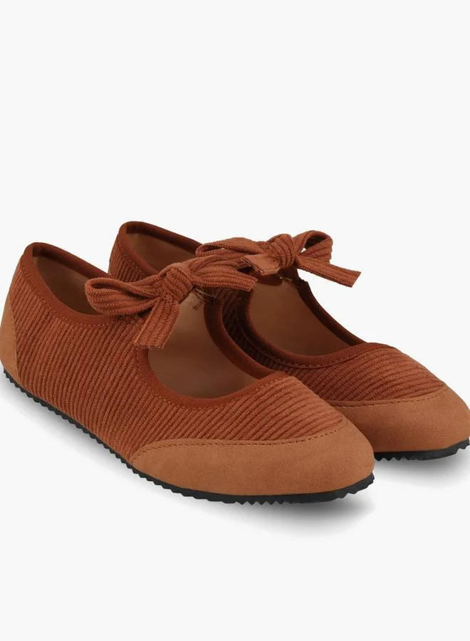 ليتل ميسي Girls Textured Mary Jane Shoes