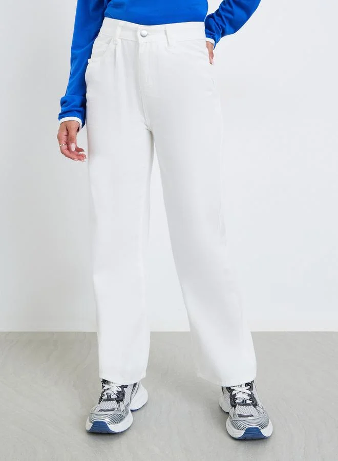 ستايلي جينز بأرجل مستقيمة بجيوب