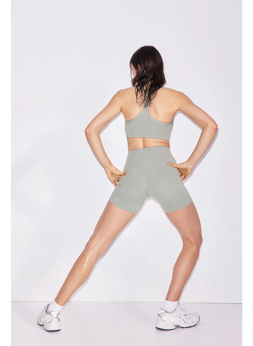 اتش اند ام Drymove™ High Waist Shorts