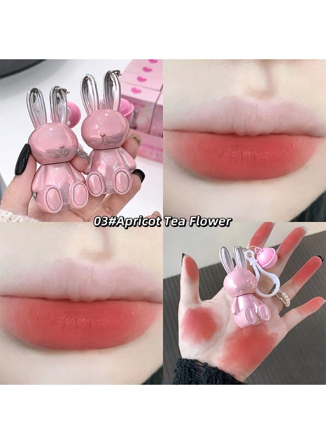 دب جيجي كريم الشفاه المخملي "بينك رابيت" (Pink Rabbit) من Gege Bear – أحمر شفاه مطفي (Matte) للنساء، يدوم طويلاً ومقاوم للماء، خفيف الوزن وعالي الصبغة، لا يسبب الجفاف، مرطب وناعم القوام، متوفر بدرجات الأحمر الناعم والنيود (Nude) لتناسب جميع ألوان البشرة (الدرجة 03 - Apricot Tea Flower، 1.8 جم) - Image 2