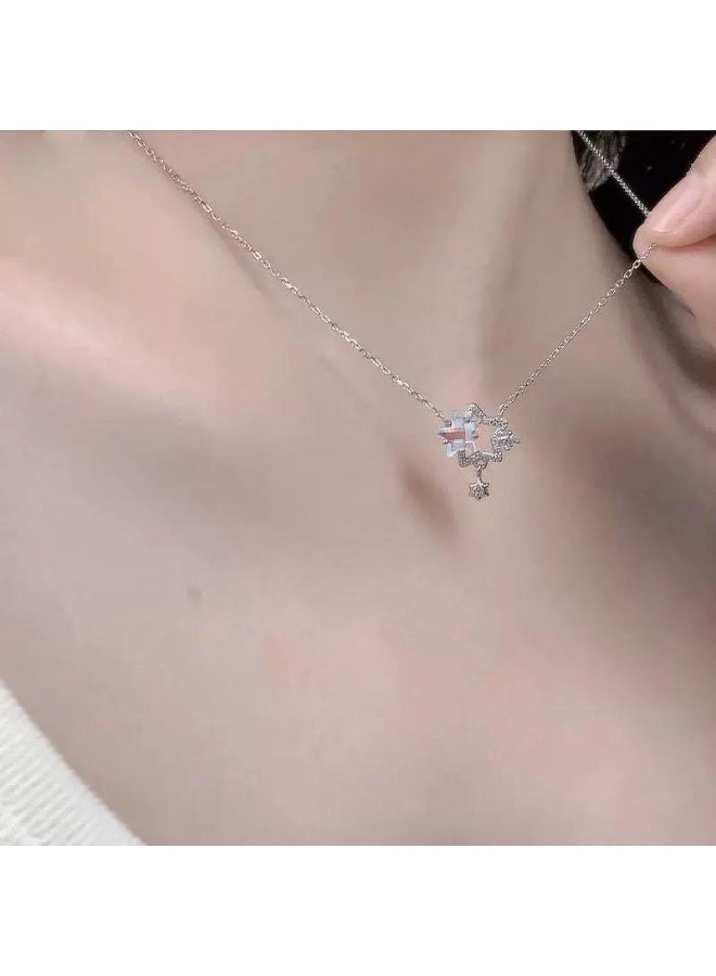 سيمهو قلاده على شكل نجمه  ذات طابع مميز وشكل  أنيق مطلي بلون فضي - Image 1