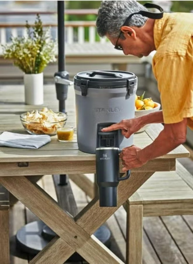ستانلي 40 أوقية Stanley Quencher H20 Flowstate الفولاذ المقاوم للصدأ معزول فراغ مع غطاء وقش لتحميل الماء أو الشاي المثلج أو القهوة أو العصائر وما إلى ذلك (أسود) - Image 5
