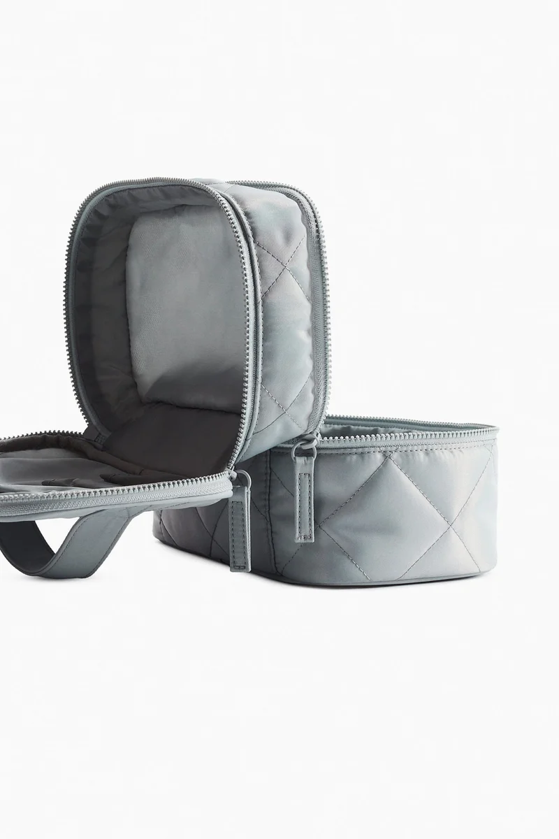 اتش اند ام حقيبة أدوات استحمام بحجم كبير