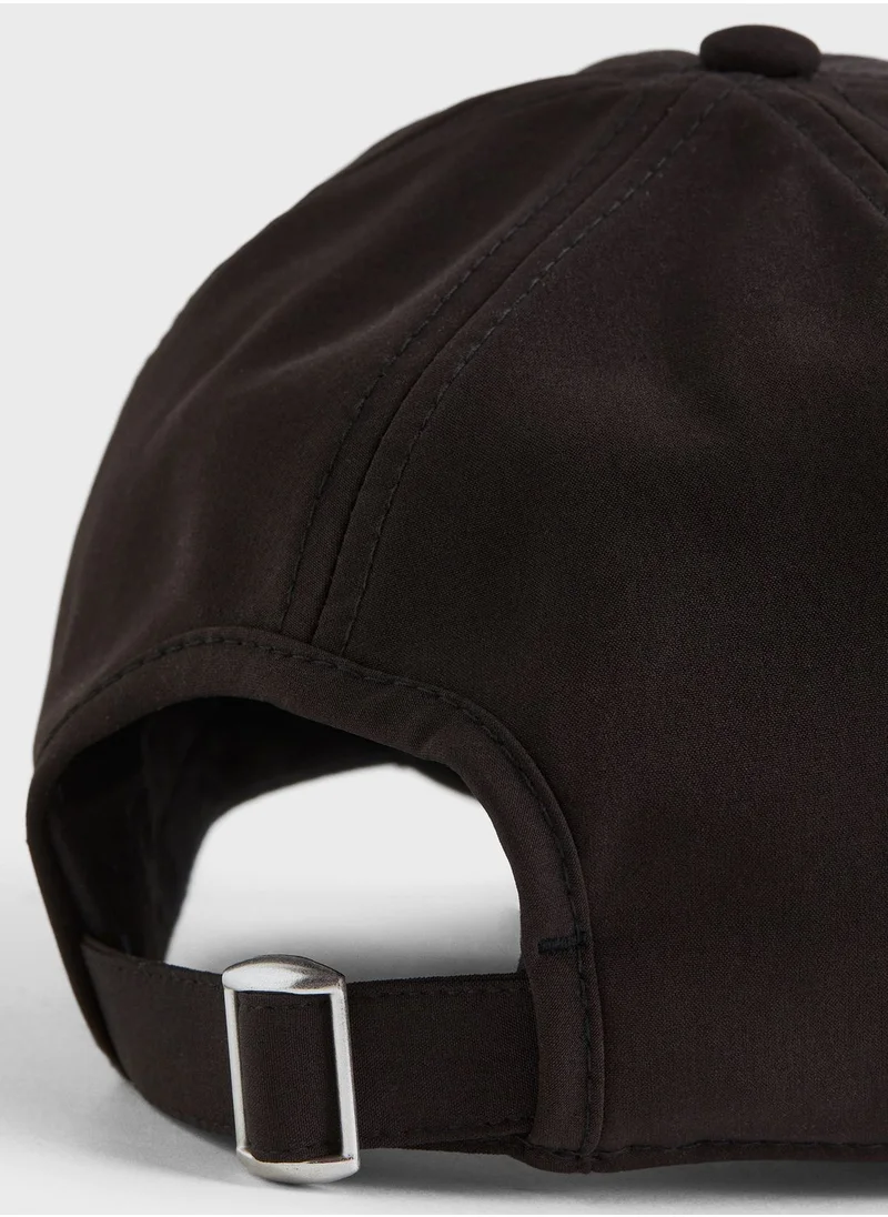 H&M Water-Repellent Curved Peak Cap