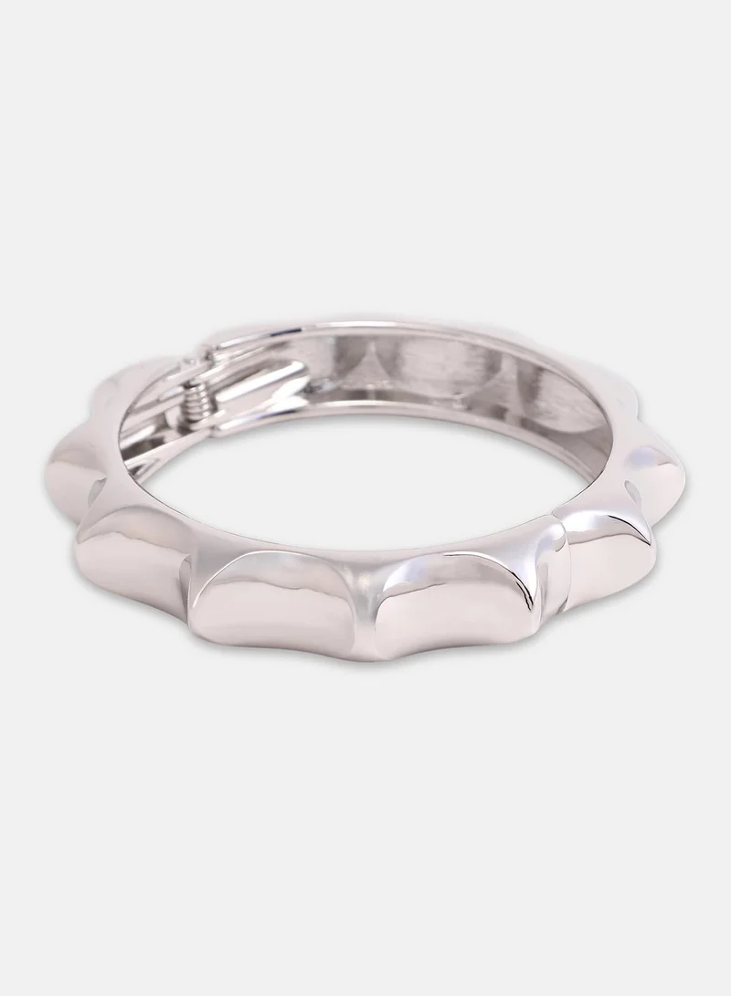 SOHI  Polished Sculpted Bangle for Women | Best Price UAE