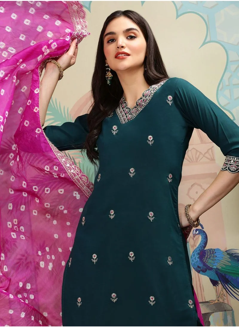 ISHIN Women Green Viscose Silk Kurta set with Dupatta