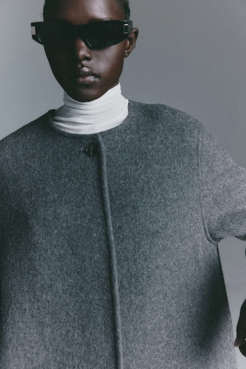 اتش اند ام معطف من مزيج صوف اللباد مع وشاح