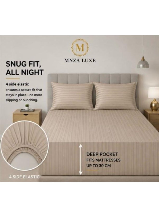 MNZA LUXE طقم شرشف سرير مطاطي من المايكروفايبر بتصميم خطوط 1 سم، يشمل شرشف سرير مطاطي واحد + 2 غطاء وسادة | فائق النعومة، قابل للتنفس ومقاوم للتجاعيد | لون رملي - Image 1