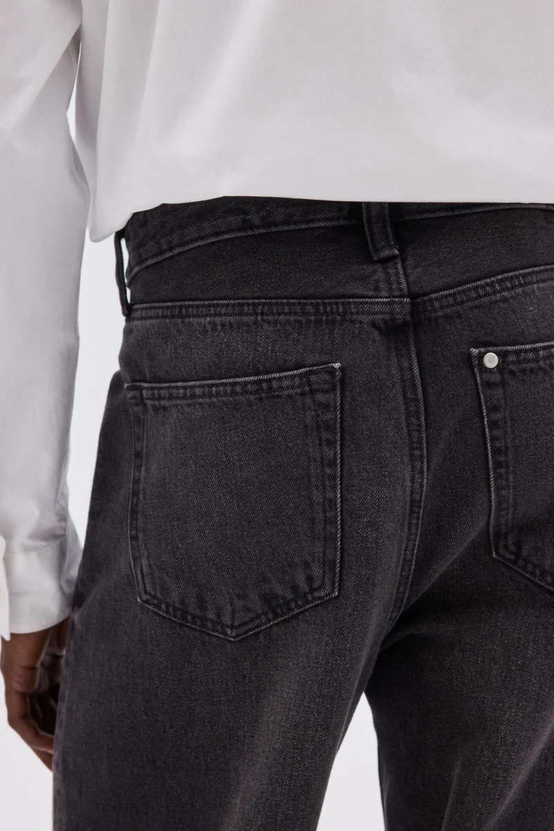 اتش اند ام جينز بقصّة واسعة