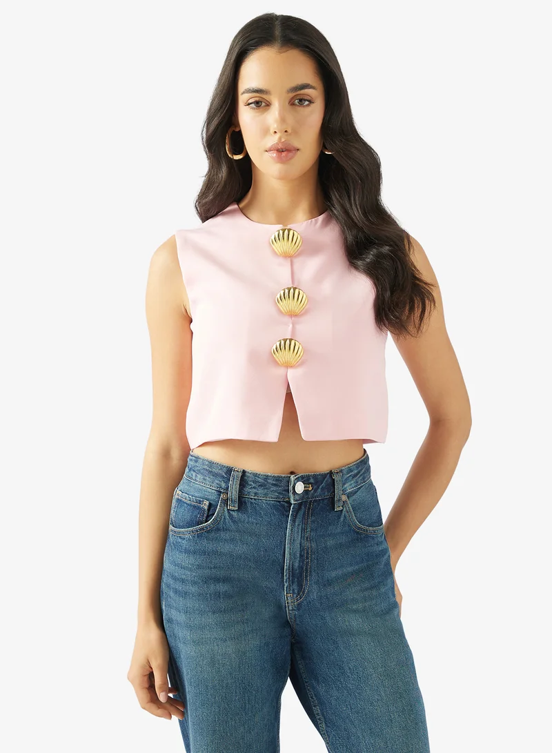 جينجر سترة بتفاصيل ذهبية