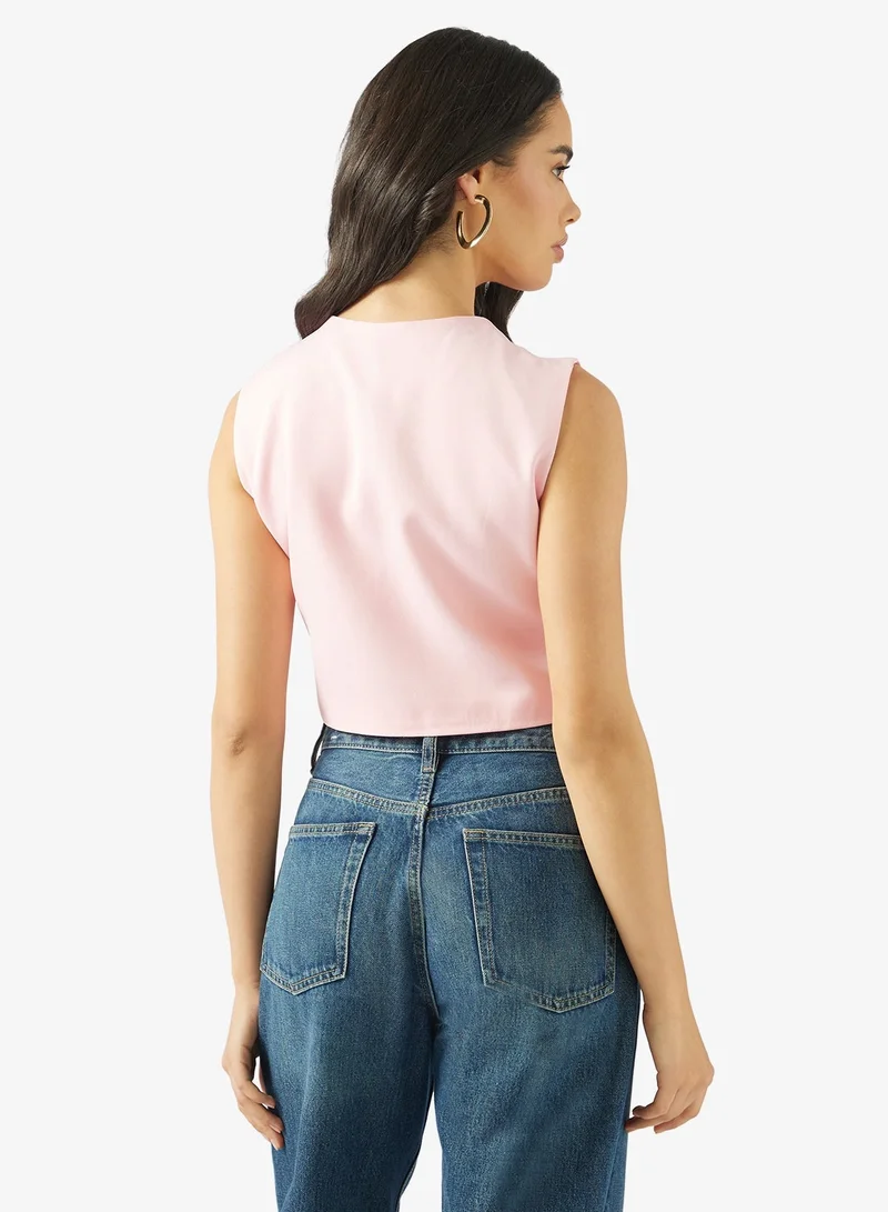 جينجر سترة بتفاصيل ذهبية