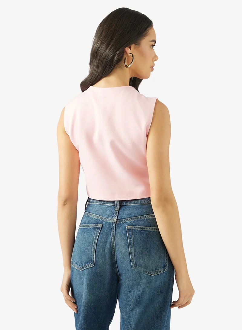 جينجر سترة بتفاصيل ذهبية