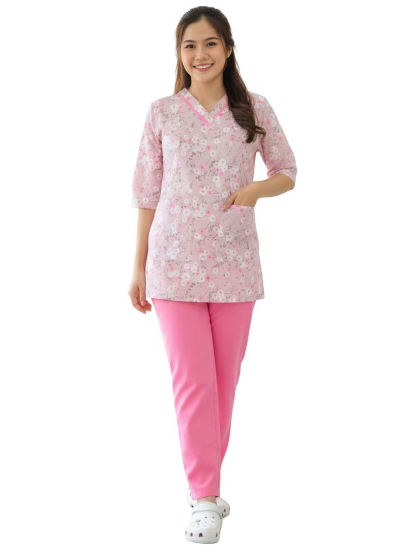 abshir Nanny/babysitter outfit, consisting of a blouse and pants with a floral print, V-neck and three-quarter sleeves, made of cotton.