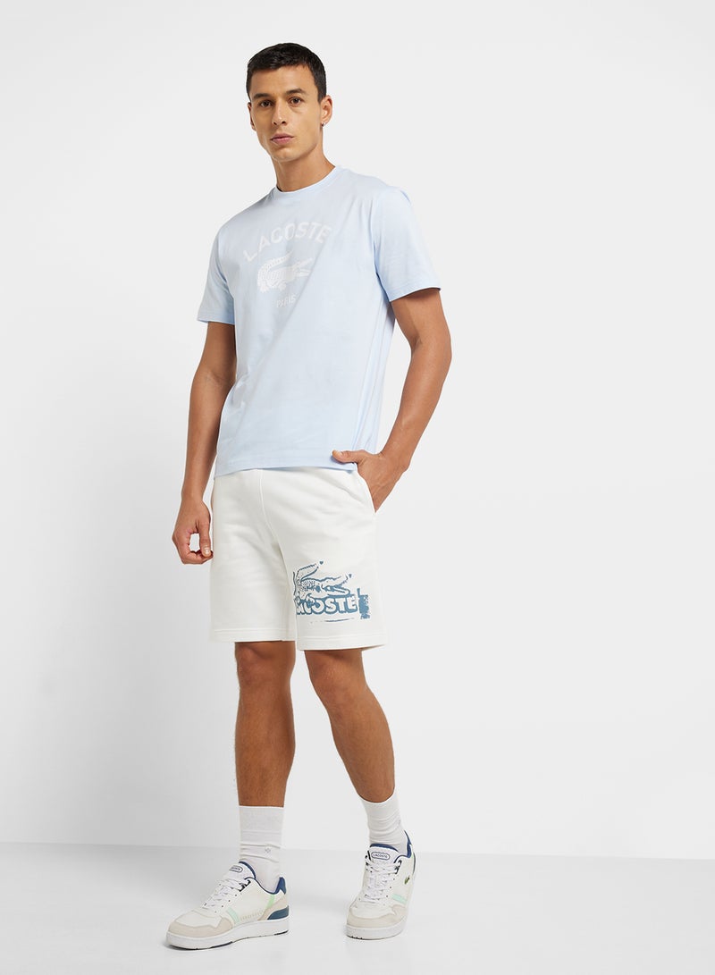 لاكوست شورت برباط وشعار - Image 2