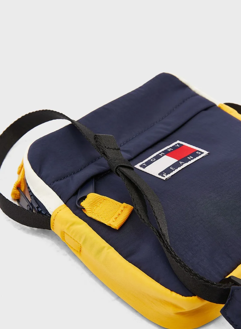 TOMMY JEANS Logo Messenger