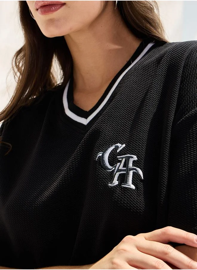 ستايلي Oversized Contrast Neck Rib Embroidered T-Shirt