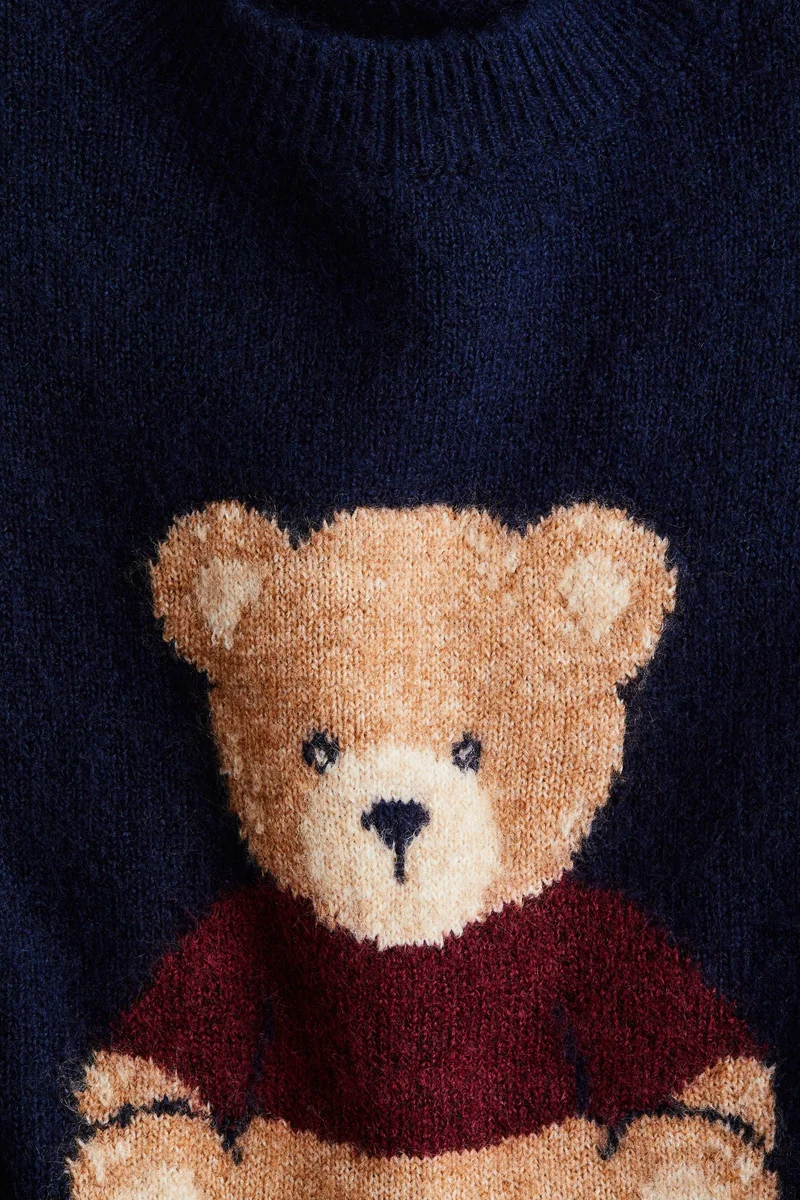 اتش اند ام كنزة واسعة مزيّنة بطبعة