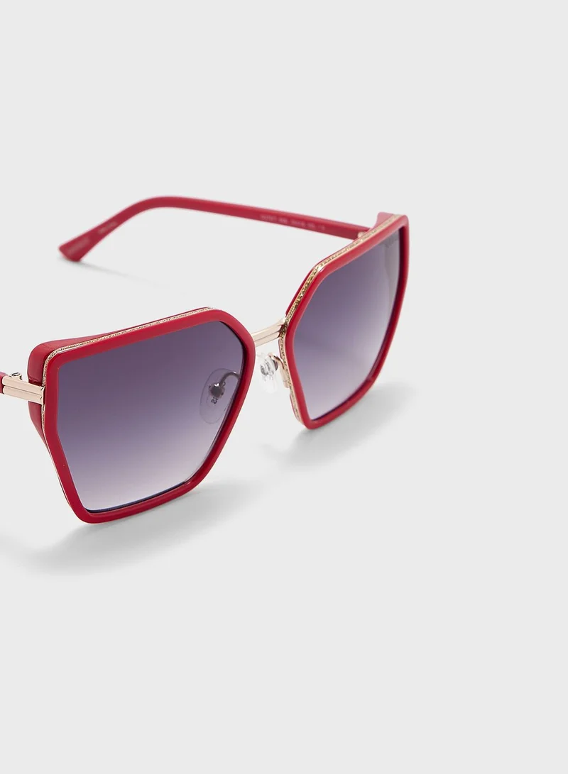 GUESS Oversized Sunglasses