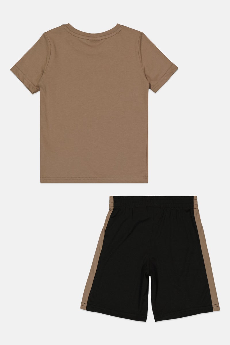 PUMA طقم تي شيرت قصير الأكمام وشورتات لولد toddlers مكون من قطعتين بشعار العلامة التجارية، متعدد الألوان - Image 3