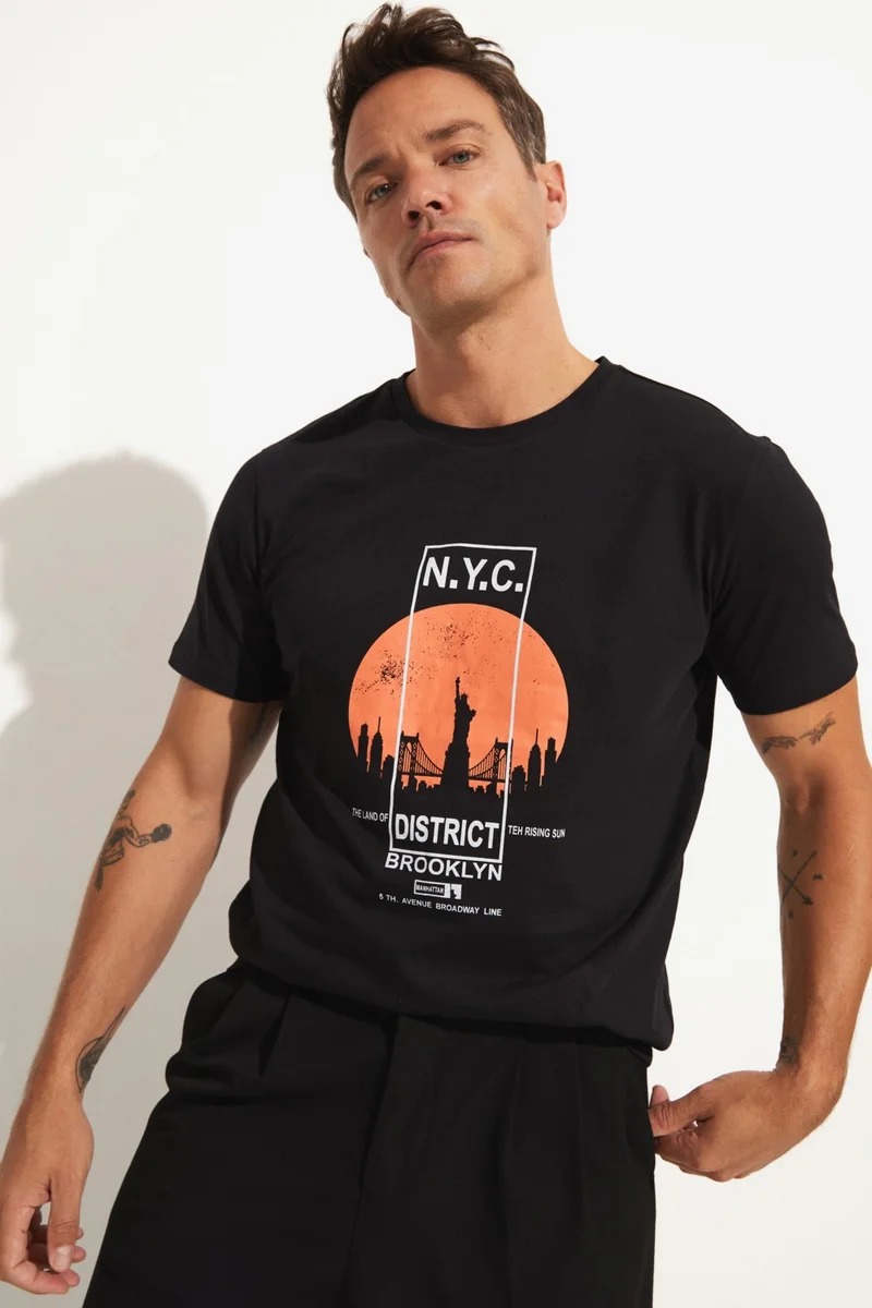 جون Men's Regular Fit 100% Cotton Printed Crew Neck T-Shirt