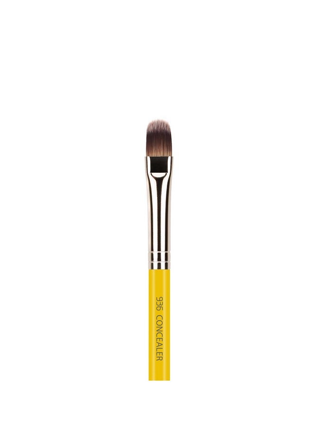بديليوم تولز فرشاة مكياج احترافية من Bdellium Tools - سلسلة ستوديو 936 لإخفاء العيوب - بألياف صناعية ناعمة، لدمج خافي العيوب (أصفر، قطعة واحدة)  - Image 2