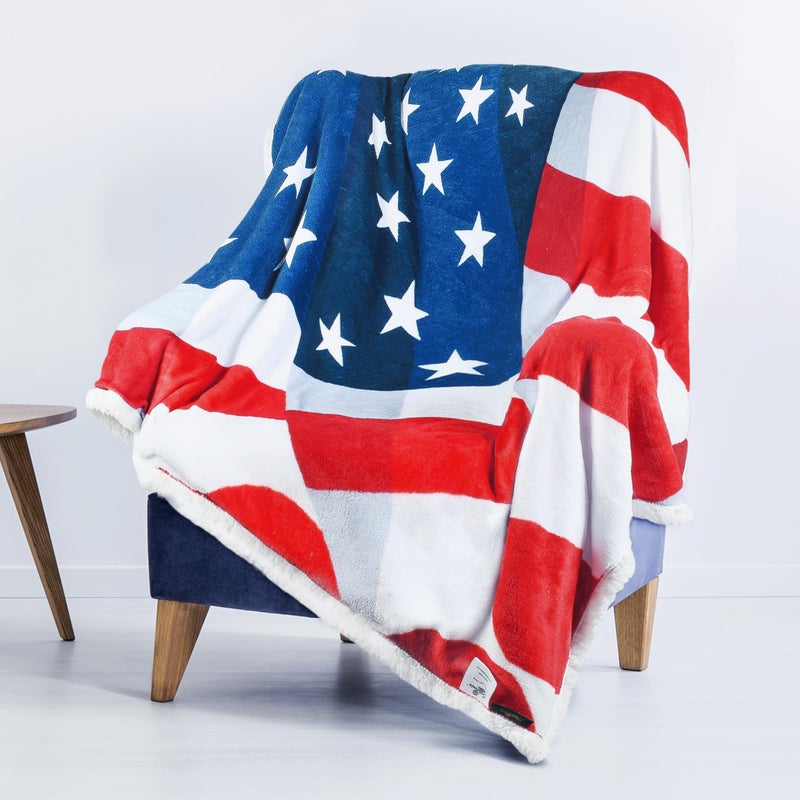 Tirrinia Tirrinia Fluttering US Flag Blanket Patriotic Sherpa Throw American Flag Blanket  Super Cozy Fleece Plush Bed Throw TV Blankets Reversible for Bed or Couch 4th of July  - Image 2