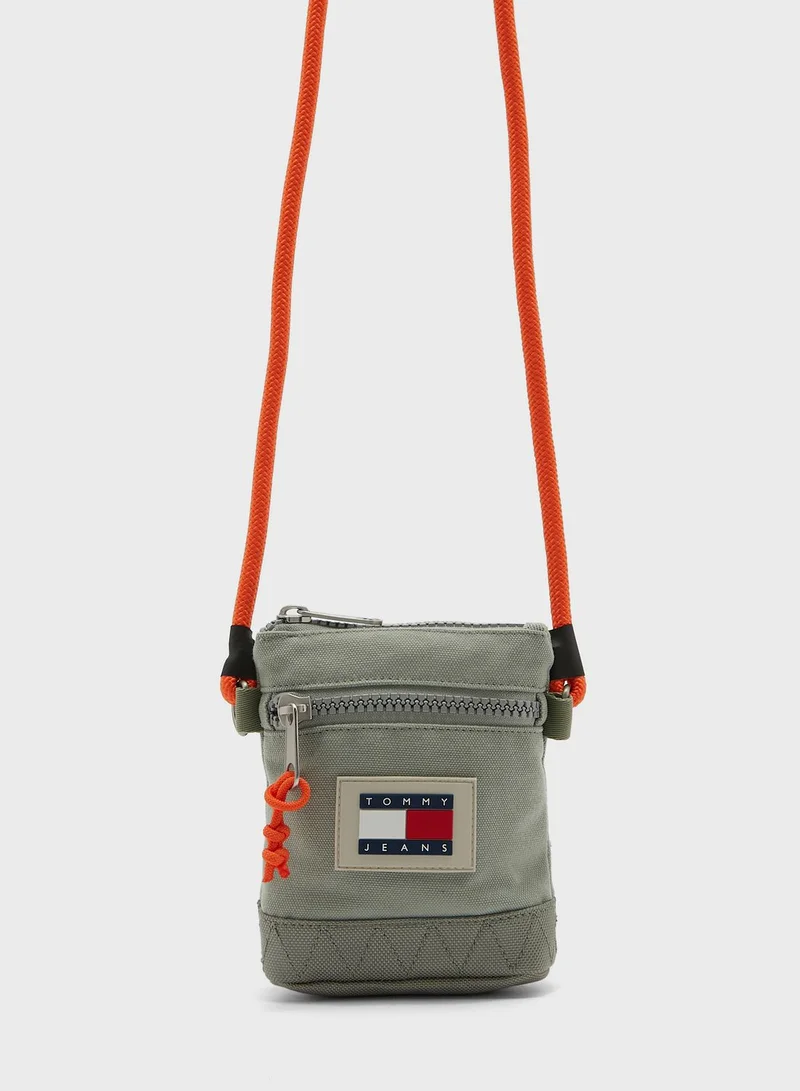 TOMMY JEANS Beach Hiker Messenger