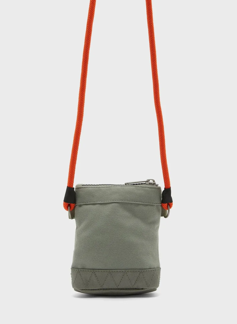 TOMMY JEANS Beach Hiker Messenger
