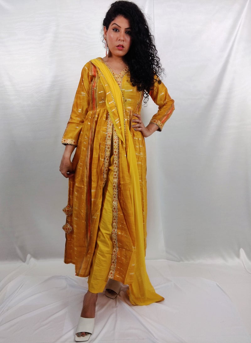 PRIYA’S PANACHE PRIYA'S PANACHE Stylish Yellow Muslin Straight Kurta Pant Dupatta Set - Designer Festival Traditional Ethnic Indian Partywear For Women  - Image 4