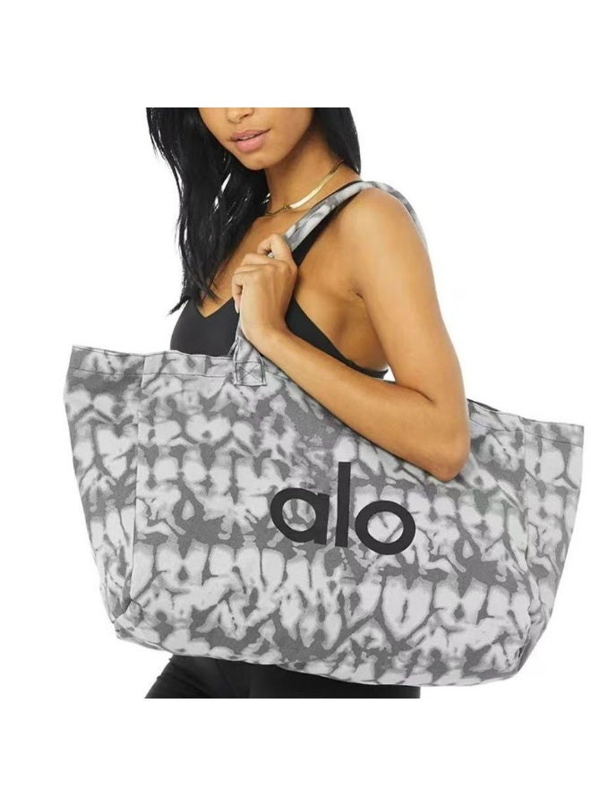 Alo Yoga Alo Yoga Iconic Shopper Tote  - Image 3