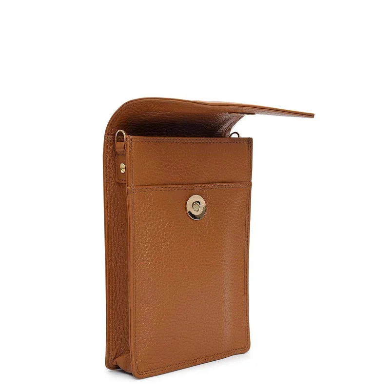 Da Milano Caramel Wax Leather Passport Case - Caramel  | Best Price UAE