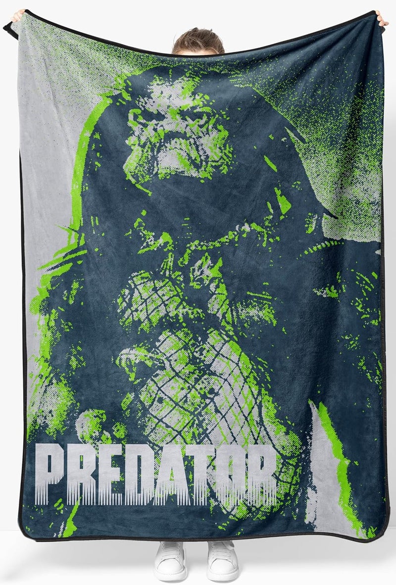 Jay Franco Kids Plush Throw Blanket – Soft & Cozy Fleece Throw for Bedroom & Couch Décor, Official Licensed Product, Multi - Alien vs. Predator, 46x60 - Throw Blanket - Image 1