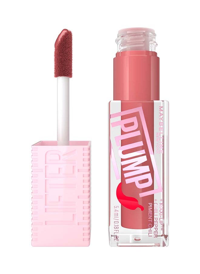 MAYBELLINE NEW YORK Lifter Plump, Hydrating Lip Plumping Gloss with Chili Pepper - Peach Fever  - Image 1