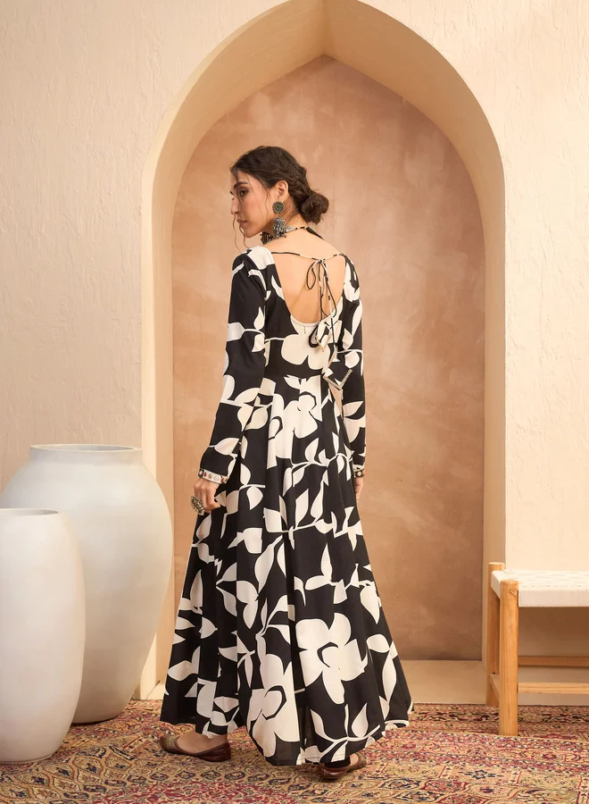SASSAFRAS Sassafras Black Floral Anarkali Kurta and Pants Set