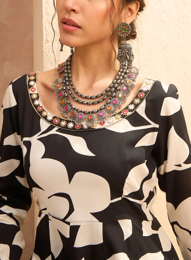 SASSAFRAS Sassafras Black Floral Anarkali Kurta and Pants Set