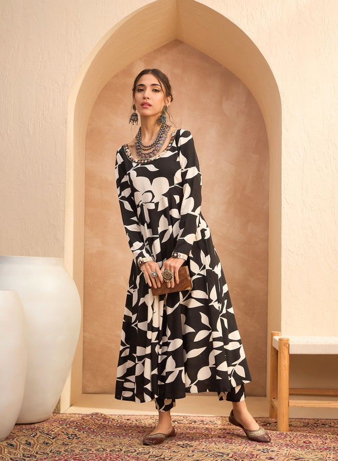 SASSAFRAS Black Floral Anarkali Kurta and Pants Set - Image 2