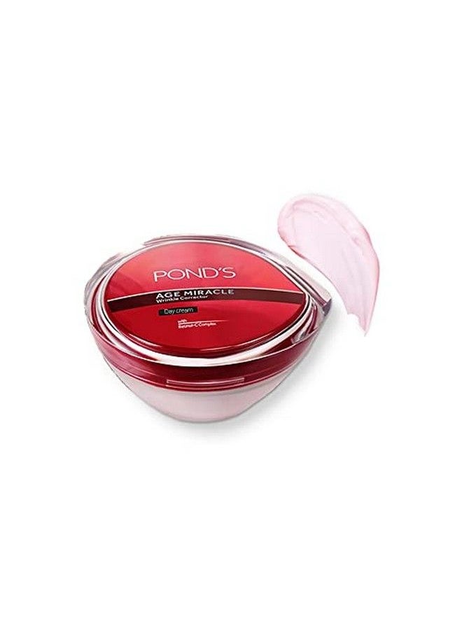 Pond's Age Miracle Day Cream 50 G Spf 18 Pa++ Anti Aging Light Face Moisturizer To Reduce Lines & Wrinkles With Retinolc Vitamin E & Niacinamide  - Image 4