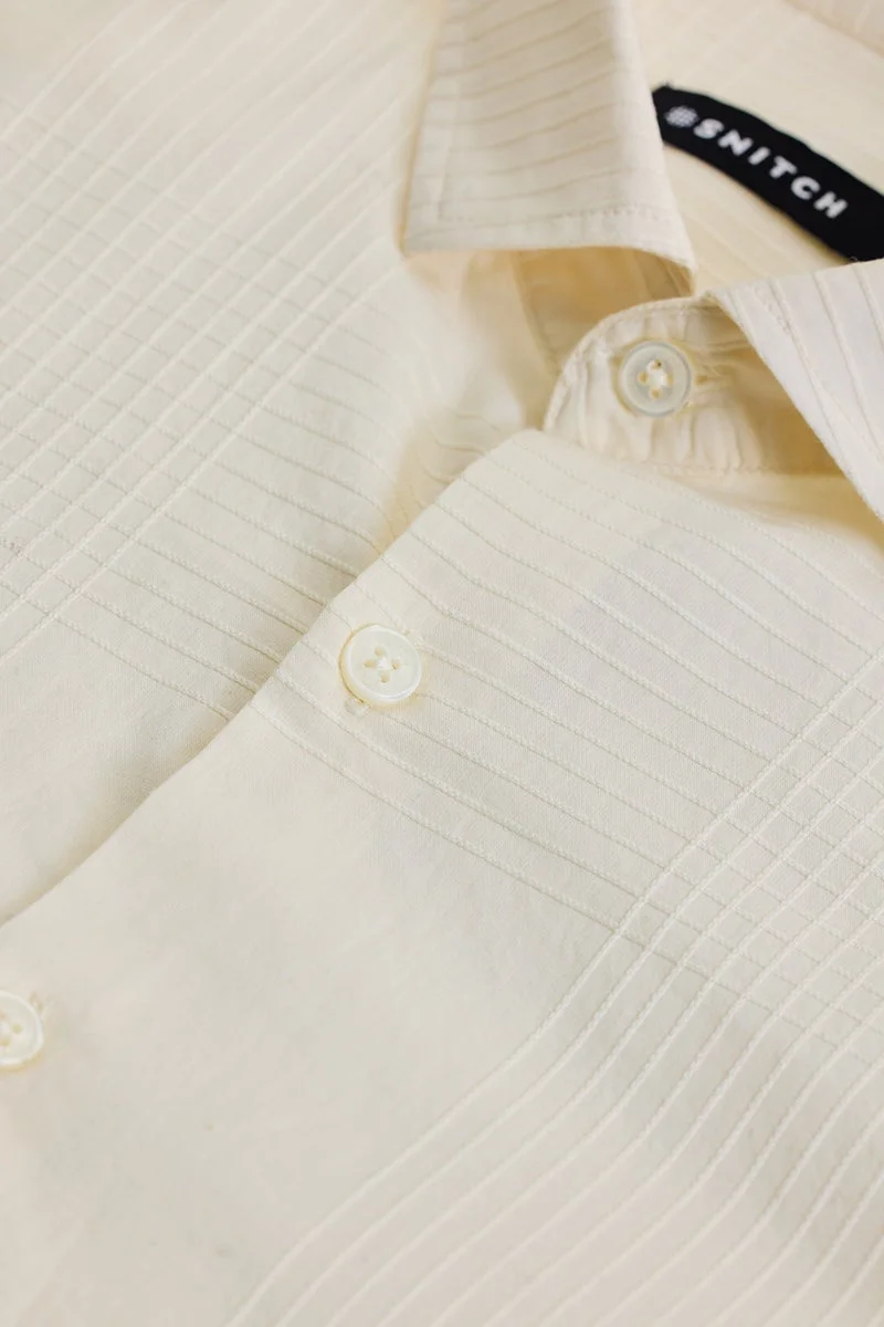 سنيتش قميص بقصة ضيقة بتصميم ذاتي كريمي