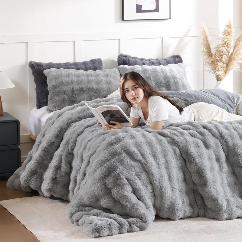 YIKUSH Light Gray Comforter Set King â€“ Ultra Soft & Warm Faux Fur Comforter for Winter, Elegant Fluffy Comforter King Set with Pillowcases, Cozy Gray Bedding Set - Image 5
