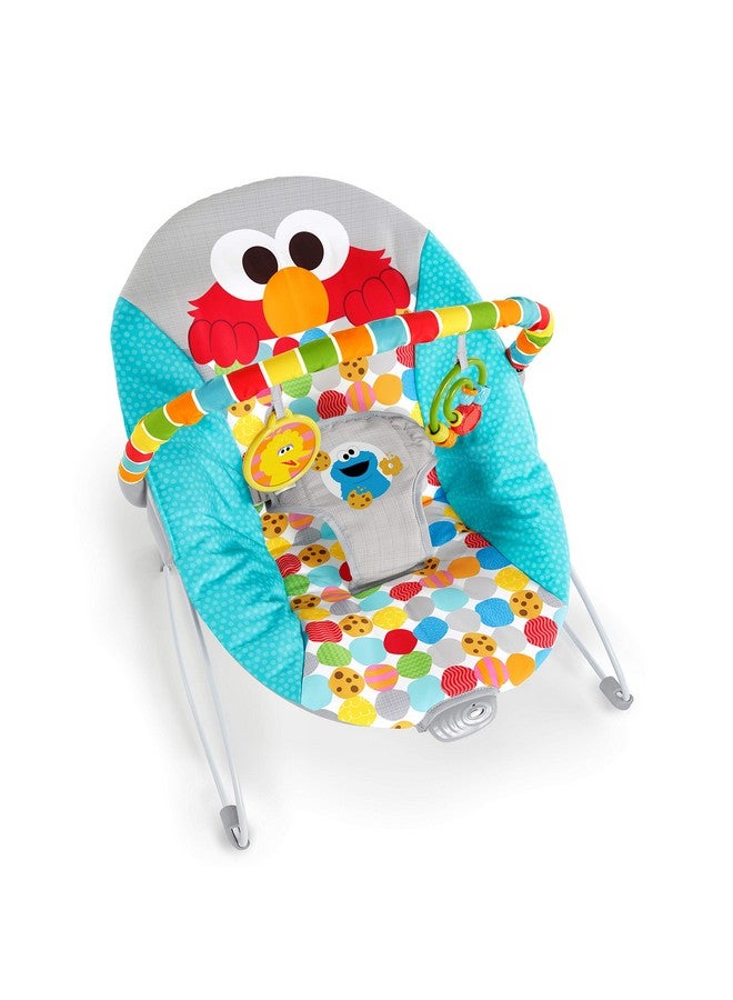 برايت ستارتس كرسي هزاز للأطفال من برايت ستارتس، باهتزازات مهدئة، من شارع سمسم - لعبة "أرى إلمو!" مع وحش الكعك والطائر الكبير - لوح ألعاب قابل للإزالة، مناسب للأطفال من عمر 0 إلى 6 أشهر، حتى وزن 20 رطلاً - Image 1