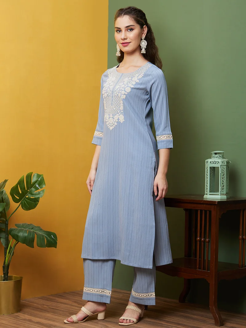 globus Globus Women Floral Embroidered Straight Kurta & Pant Set