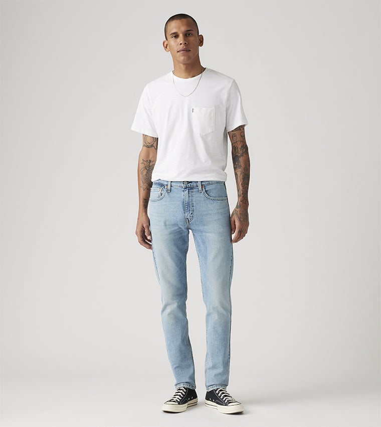 ليفايز جينز رجالي بقصة ضيقة مدببة