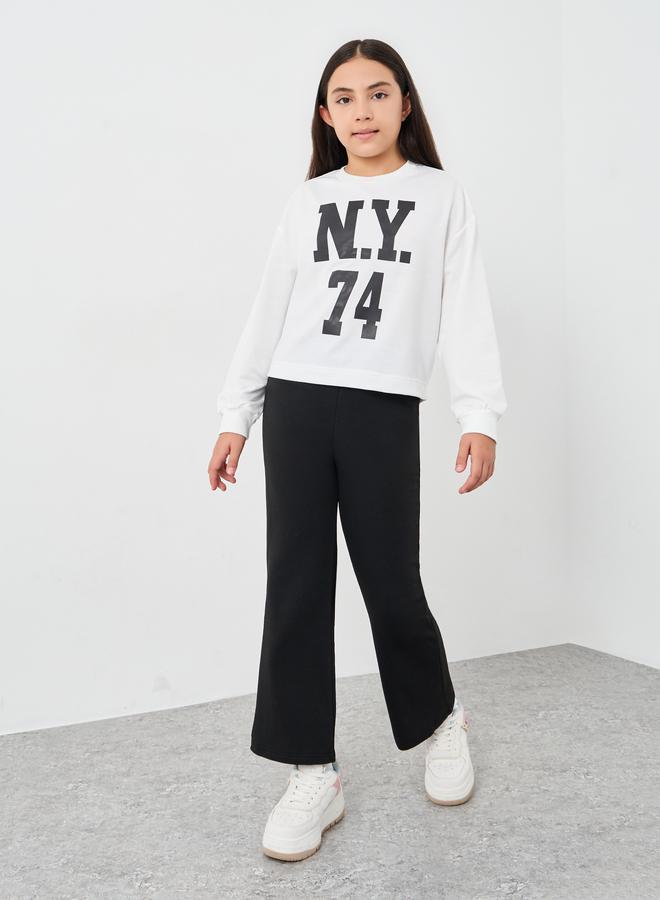 ستايلي طقم من بنطال وسويت شيرت بطبعة جرافيك - Image 1