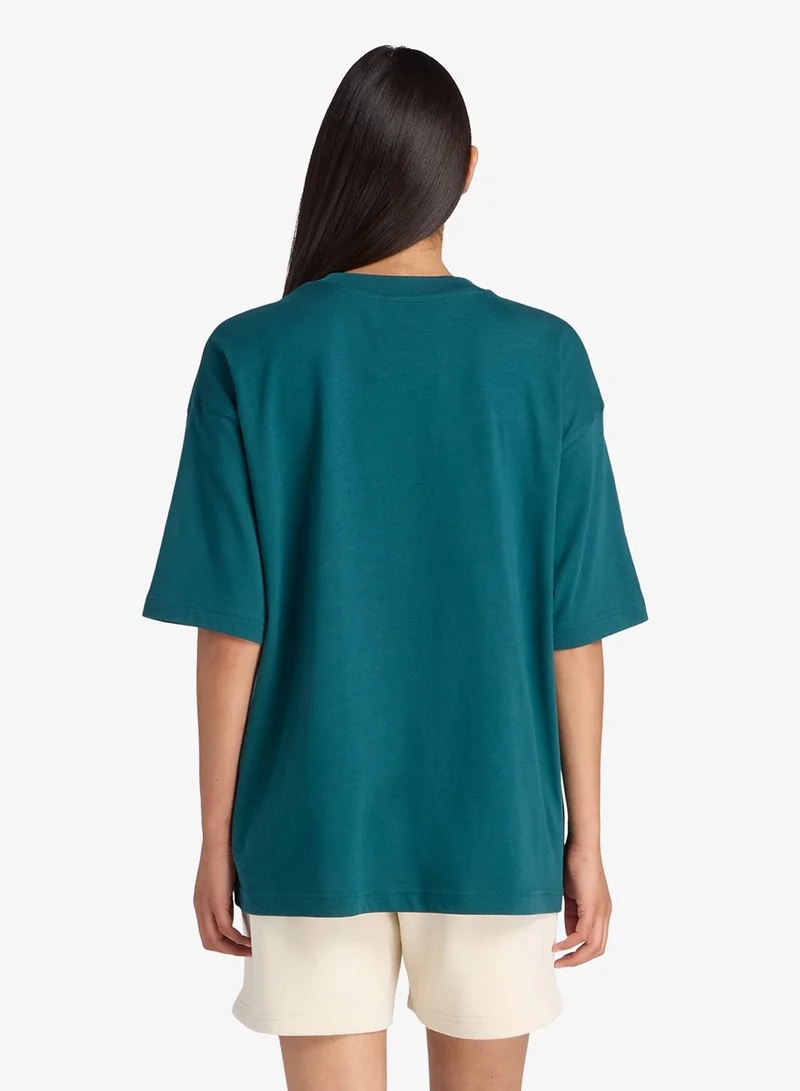 New Balance Graphic Oversized T-Shirt