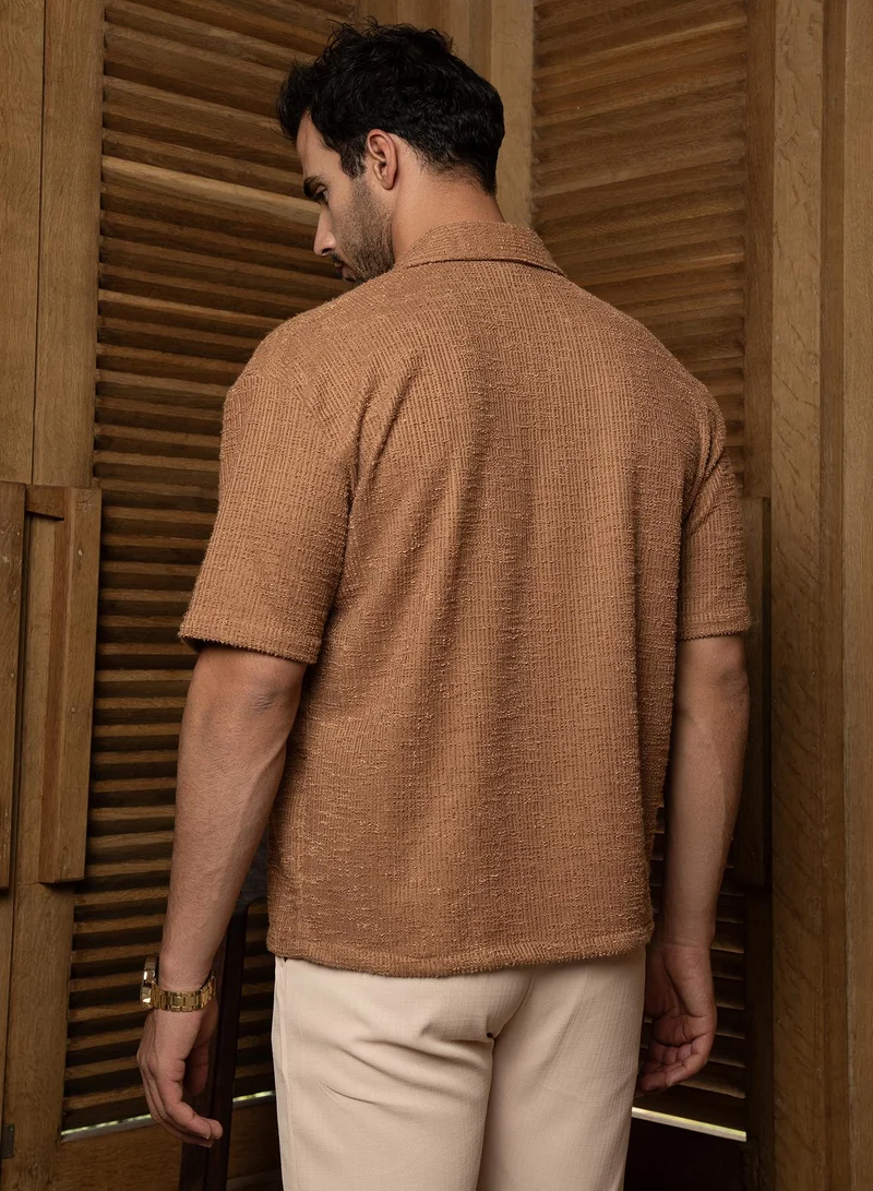 Campus Sutra Campus Sutra Men's Tan Brown Tactile-Resort Oversized Shirt For Casual Wear | Cuban Collar | Short Regular Sleeves | Button Closure | Oversized Shirt Crafted With Comfort Fit For Everyday Wear