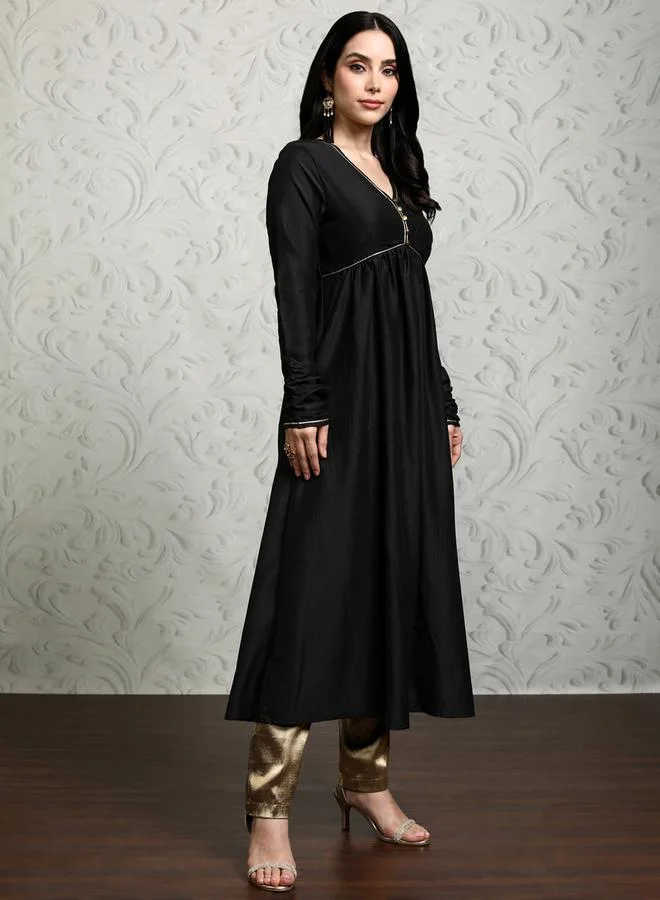 Vishudh Black Solid Polyester V-Neck Kurta for Festive Occasions by Styli